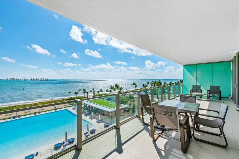 Gorgeous, finely finished flow-through unit at the exclusive - Beach Condo for sale in Key  Biscayne, Florida on Beachhouse.com