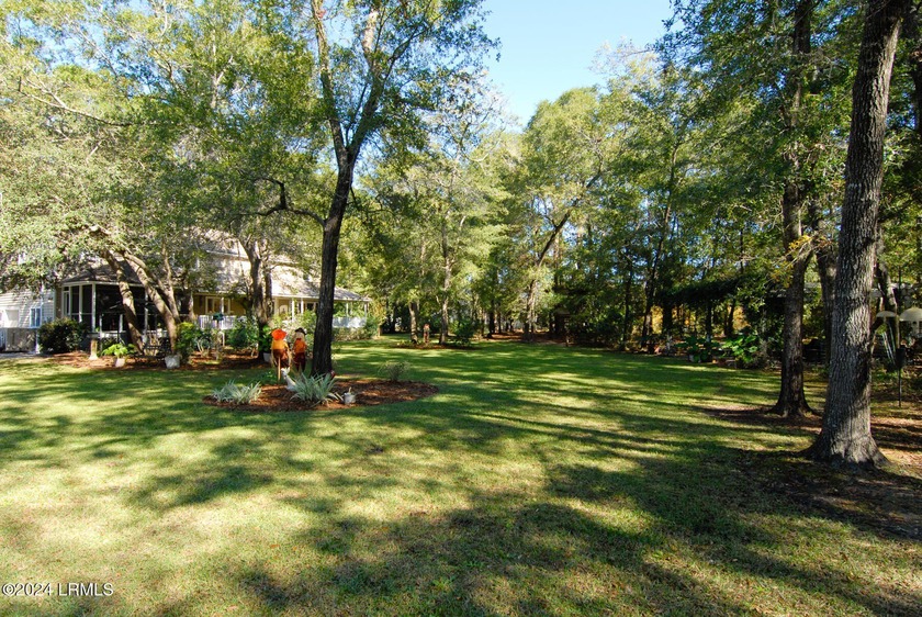 Beautiful home located on an acre and half just minutes from - Beach Home for sale in Beaufort, South Carolina on Beachhouse.com