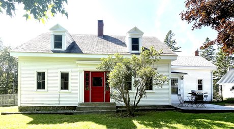 Welcome to the historic Cape at 8 Hardys Hill Road! Originally - Beach Home for sale in Deer Isle, Maine on Beachhouse.com