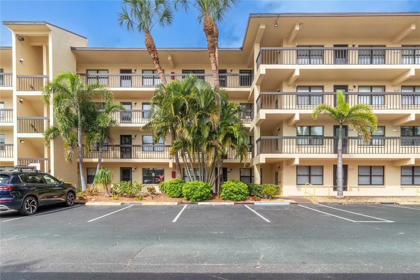 YOU KNEW IF YOU WAITED.....The right unit would come on the - Beach Condo for sale in Bradenton, Florida on Beachhouse.com