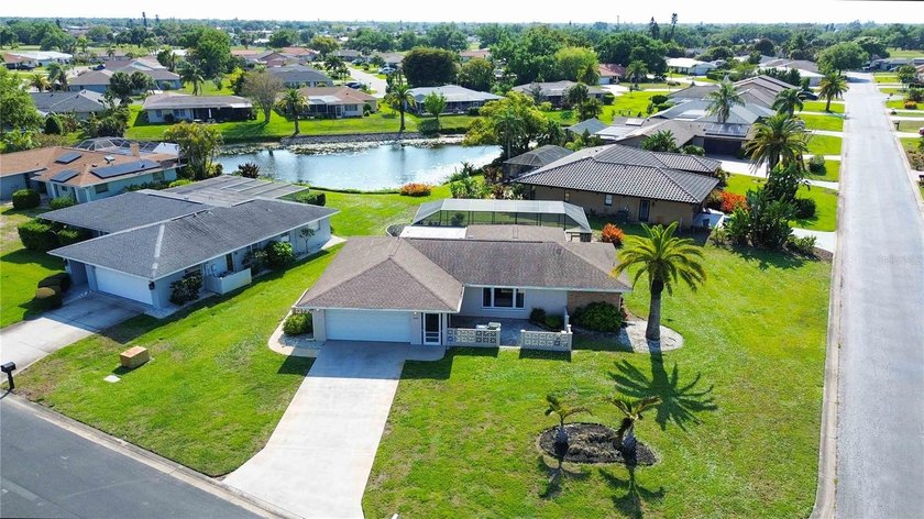 Under contract-accepting backup offers. Charming single family - Beach Home for sale in Venice, Florida on Beachhouse.com