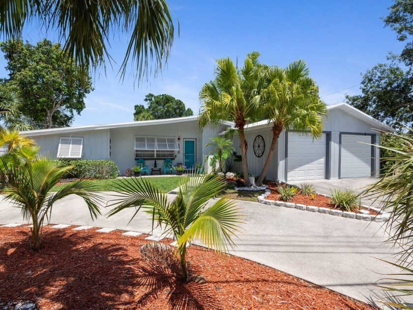 Mid Century Modern bungalow pool home updated with laminate - Beach Home for sale in Vero Beach, Florida on Beachhouse.com