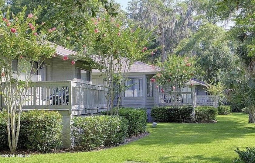 This quarter-share, three-bedroom, three-bath condo offers a - Beach Condo for sale in Hilton Head Island, South Carolina on Beachhouse.com