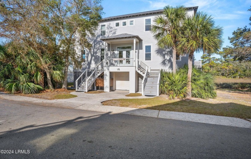 Enjoy coastal living with this charming 4-bedroom, 3-bathroom - Beach Home for sale in Fripp Island, South Carolina on Beachhouse.com