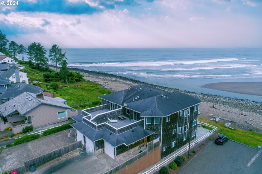 Welcome to your stunning ocean front townhouse, only steps from - Beach Condo for sale in Seaside, Oregon on Beachhouse.com