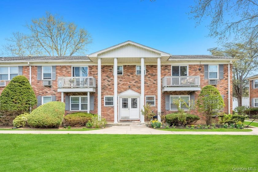 Discover the perfect blend of relaxation and recreation in this - Beach Home for sale in Patchogue, New York on Beachhouse.com