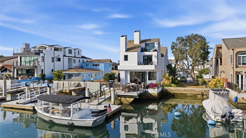 Completely remodeled luxury bayfront duplex in Newport Beach - Beach Townhome/Townhouse for sale in Newport Beach, California on Beachhouse.com