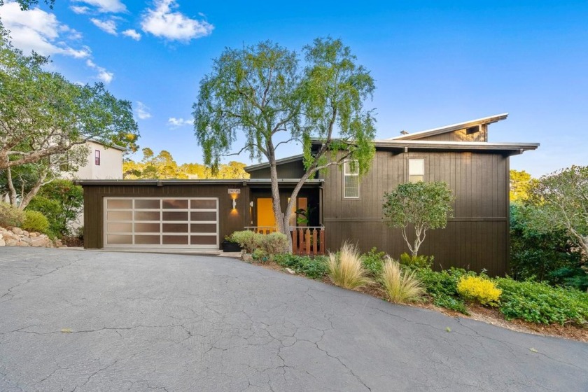 This is a beautiful, turnkey, Mid-Century modern home that has - Beach Home for sale in Carmel, California on Beachhouse.com