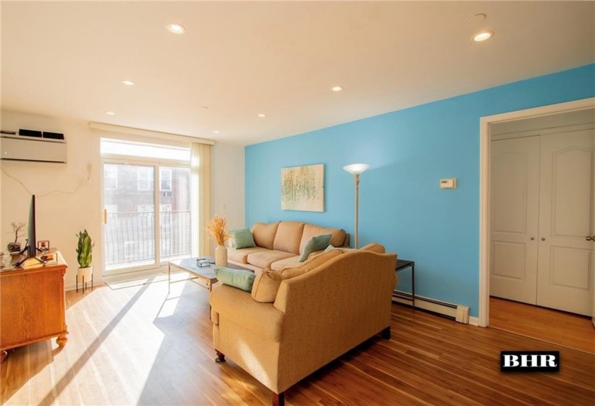 Sheepshead Bay 2-bedroom, 2-bathroom condo with balcony - Beach Condo for sale in Brooklyn, New York on Beachhouse.com