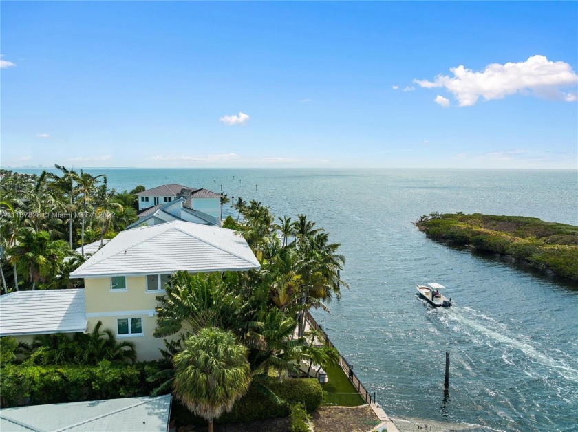YOU CAN SEE FOREVER ! WATERFRONT VILLA WITH INCREDIBLE OCEAN - Beach Home for sale in Coral  Gables, Florida on Beachhouse.com
