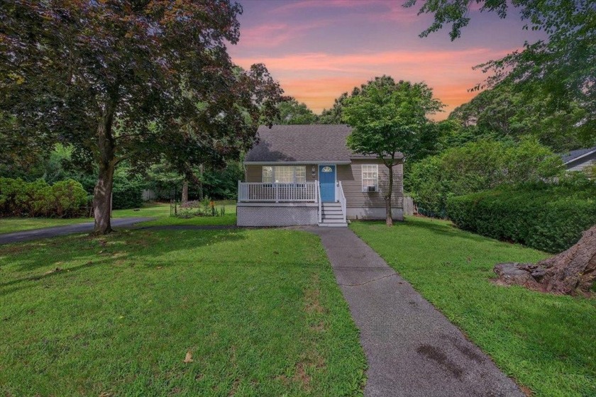 Take advantage of and explore a fantastic opportunity! Home - Beach Home for sale in Shirley, New York on Beachhouse.com