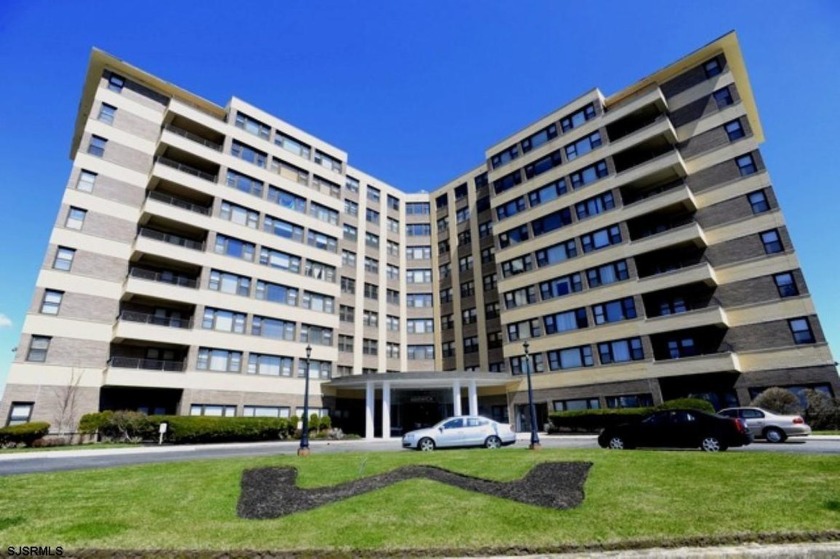 Nice 2 bedroom at the Warwick, This Ocean Front Building has the - Beach Condo for sale in Atlantic City, New Jersey on Beachhouse.com