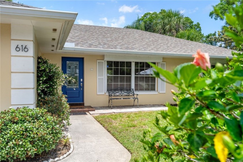 Cute as a button! Make this charming Royal Park beach bungalow - Beach Home for sale in Vero Beach, Florida on Beachhouse.com