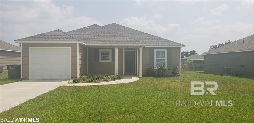 Charming cottage tucked away on a cul-de-sac! This three-bedroom - Beach Home for sale in Foley, Alabama on Beachhouse.com
