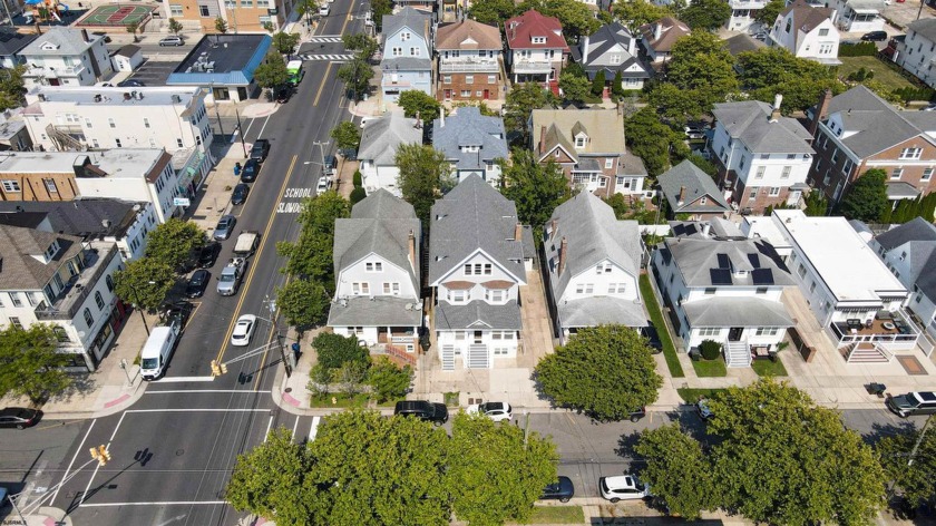 CASH FLOWING 5-UNIT APARTMENT BUILDING only a couple of blocks - Beach Home for sale in Atlantic City, New Jersey on Beachhouse.com