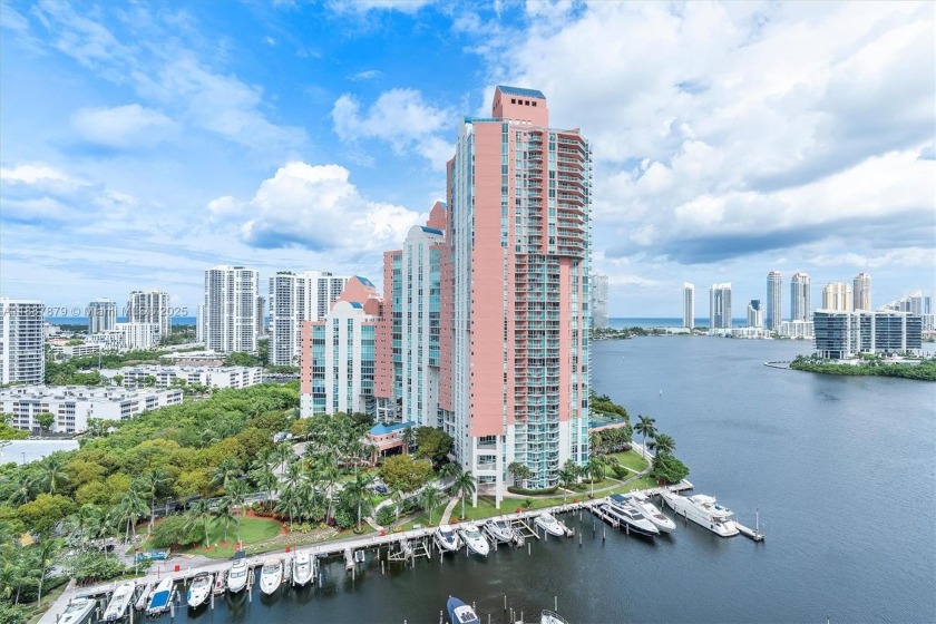 Stunning 2-story corner penthouse with panoramic views of the - Beach Condo for sale in Aventura, Florida on Beachhouse.com