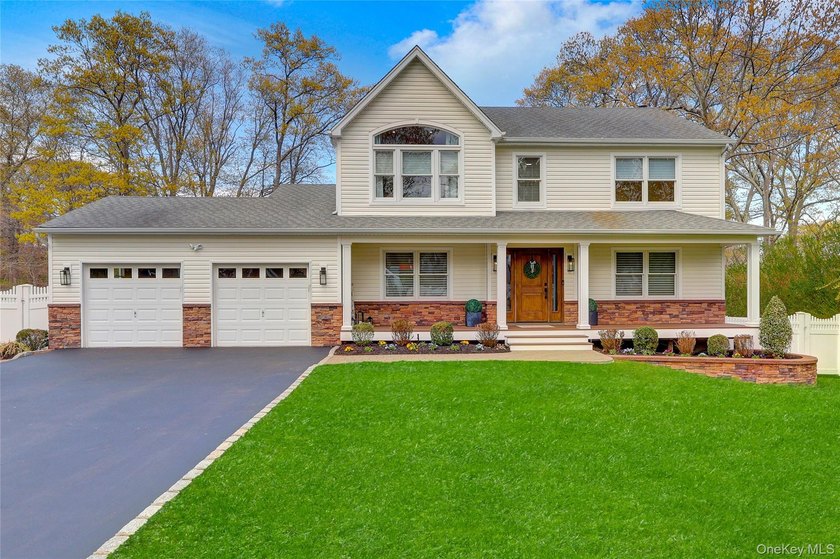 Perfection North of 25A just a stone's throw from the BEACH! - Beach Home for sale in Miller Place, New York on Beachhouse.com