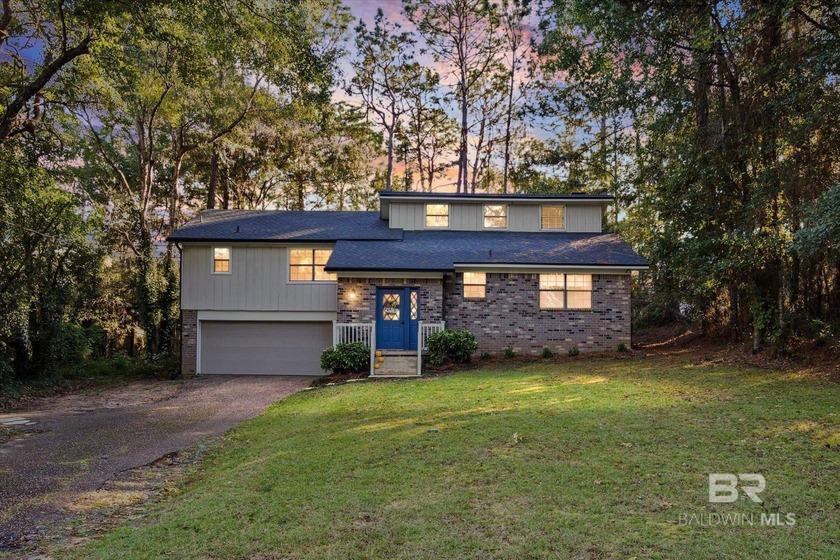 Welcome to your home on the Lake Forest Golf Course! This 3 - Beach Home for sale in Daphne, Alabama on Beachhouse.com