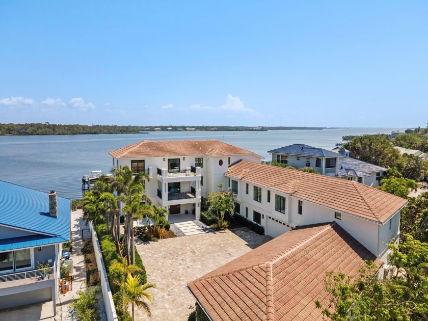 Exquisite Waterfront Luxury on Manasota Key Road

Indulge in - Beach Home for sale in Englewood, Florida on Beachhouse.com