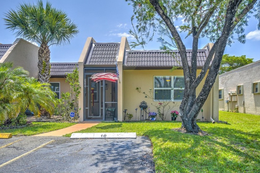 113 Lake Terry Drive - Beach Home for sale in West Palm Beach, Florida on Beachhouse.com