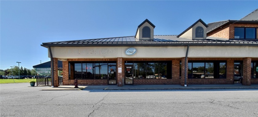 Well Established Bar & Grill with two golf simulators. Great - Beach Commercial for sale in Mentor, Ohio on Beachhouse.com