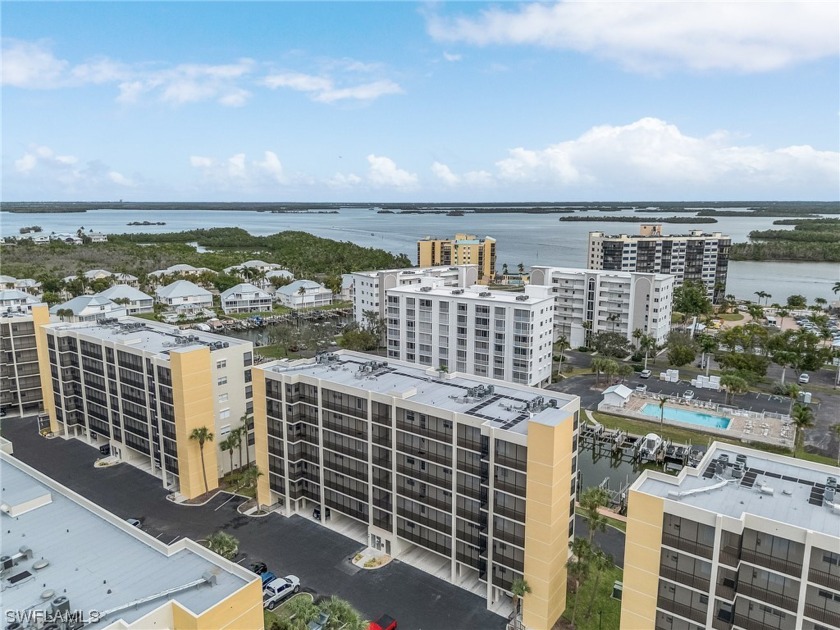 Beautiful condo on the 4th floor with unobstructed views - Beach Condo for sale in Fort Myers Beach, Florida on Beachhouse.com