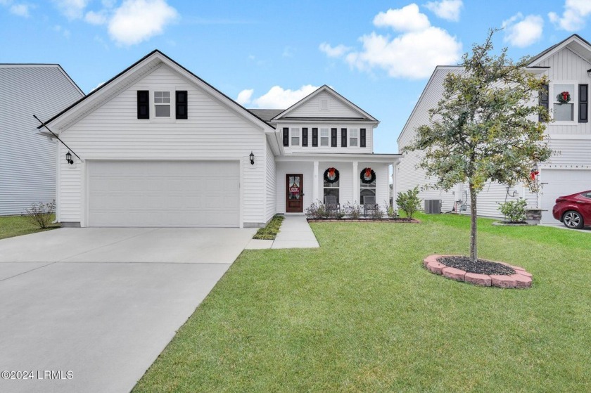 Discover this stunning 3BD/2.5BA home in the sought-after Malind - Beach Home for sale in Okatie, South Carolina on Beachhouse.com