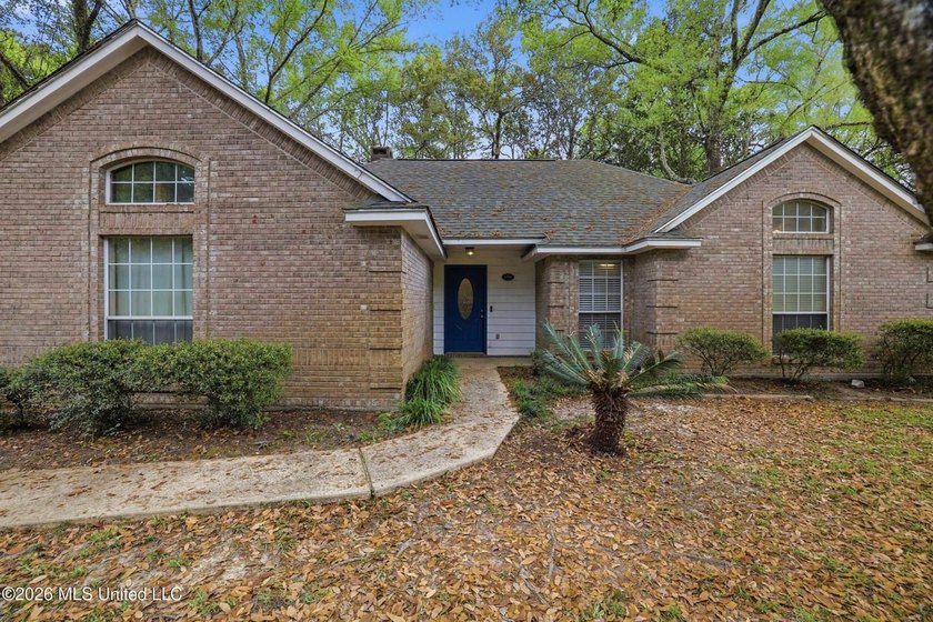 This 3 bedroom, 2 bathroom all-brick home is located in a quiet - Beach Home for sale in Gautier, Mississippi on Beachhouse.com