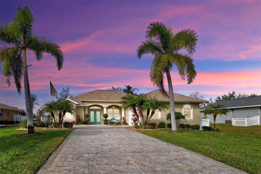 This meticulously maintained 3 bedroom 2 and  1/2  bath canal - Beach Home for sale in Rotonda West, Florida on Beachhouse.com