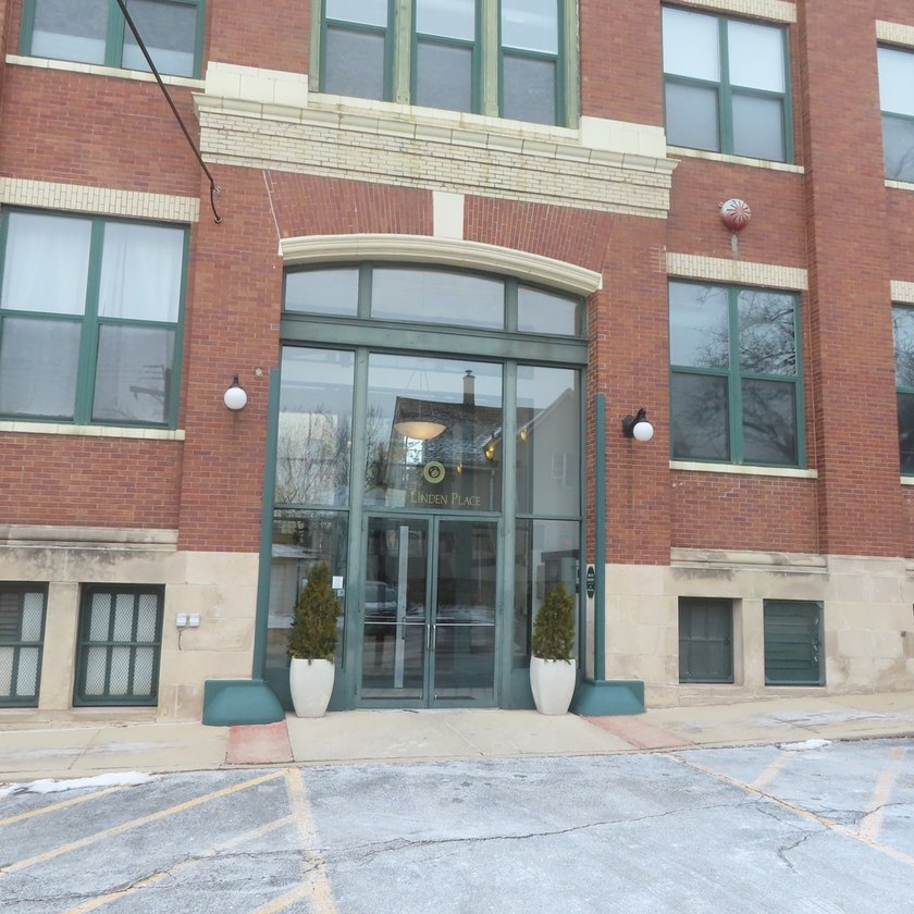 Wonderful opportunity to own great loft apartment in solid - Beach Condo for sale in Evanston, Illinois on Beachhouse.com