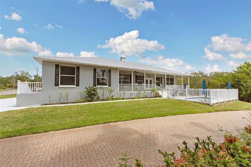 Nestled in desirable West Palmetto, this property reflects the - Beach Home for sale in Palmetto, Florida on Beachhouse.com