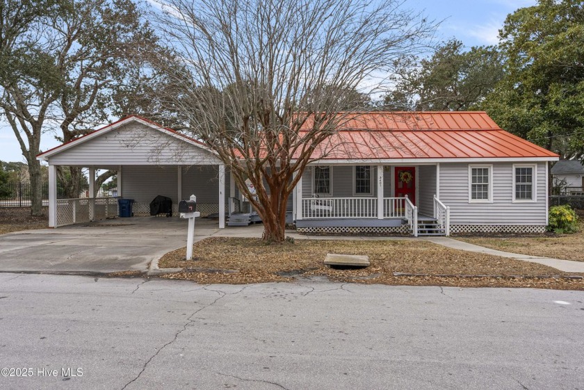 Charming Coastal Cottage in the Heart of Morehead City!

Welcome - Beach Home for sale in Morehead City, North Carolina on Beachhouse.com