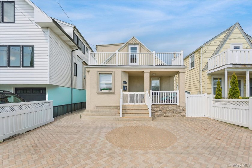 Wake up to the sound of the waves in this beautifully renovated - Beach Home for sale in Atlantic Beach, New York on Beachhouse.com
