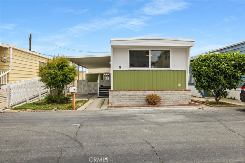 Come see this tasteful manufactured home in a nice 55+ park in - Beach Home for sale in Costa Mesa, California on Beachhouse.com