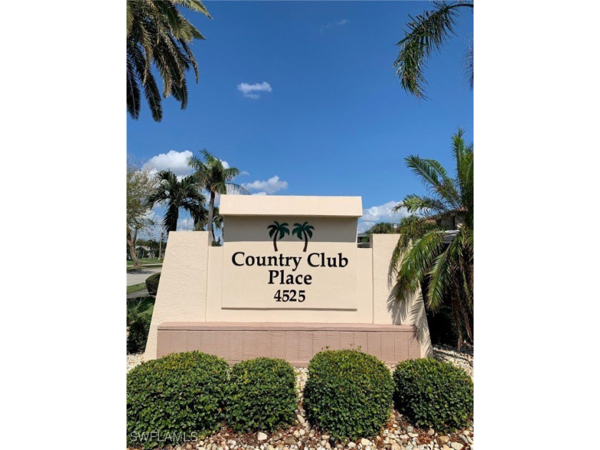 Welcome home to this first floor 2 bed/2bath Gulf Access Condo - Beach Condo for sale in Cape Coral, Florida on Beachhouse.com