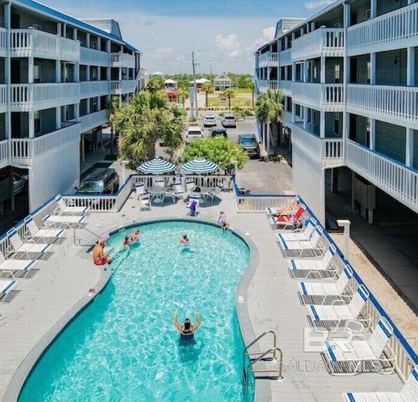 RENTAL MACHINE! Property averages 50-55k annually in rental - Beach Condo for sale in Gulf Shores, Alabama on Beachhouse.com