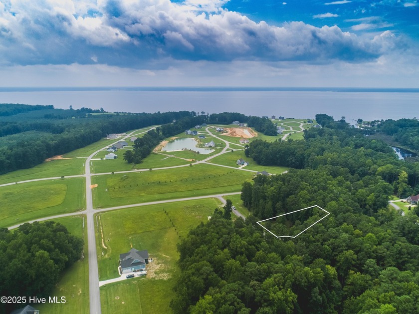 Elevated land in a growing waterfront neighborhood. The lot - Beach Lot for sale in Minnesott Beach, North Carolina on Beachhouse.com