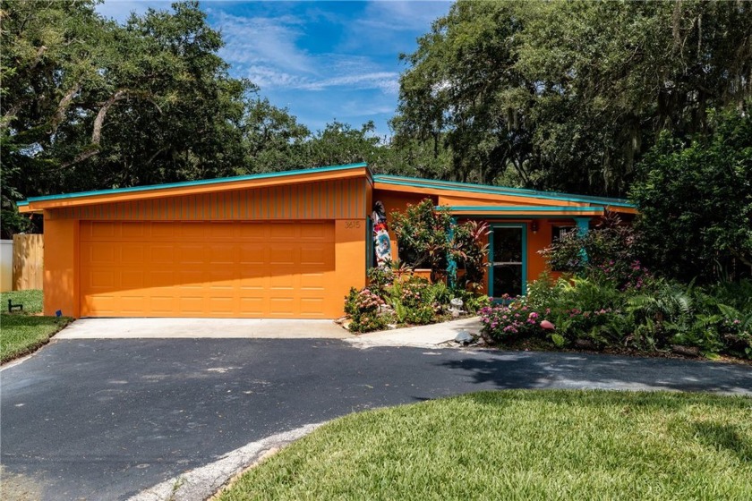 Don't miss out on this incredible 3/2 gem in vibrant Central - Beach Home for sale in Vero Beach, Florida on Beachhouse.com