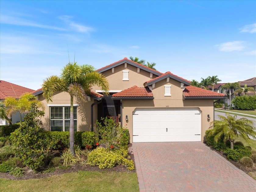 Experience the best of contemporary living as this move-in ready - Beach Home for sale in Nokomis, Florida on Beachhouse.com