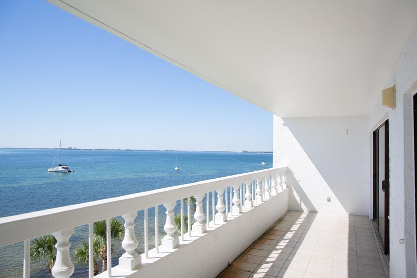 A STUNNING NEW ADDITION HAS ARRIVED: THE COVE CONDOMINIUM This - Beach Condo for sale in Panama City, Florida on Beachhouse.com