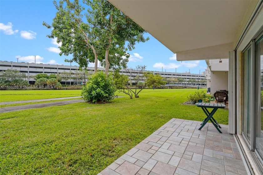 Calling all investors and savvy buyers looking for a great deal - Beach Condo for sale in Miami, Florida on Beachhouse.com