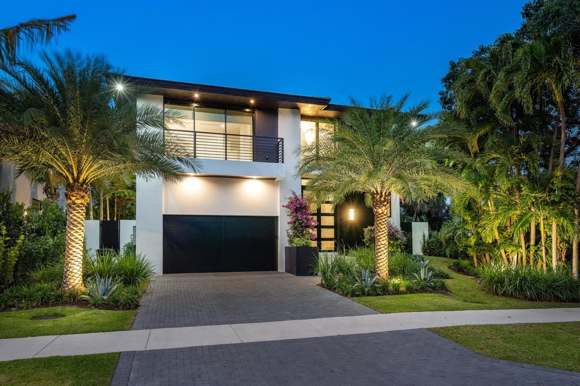 Located in Boca's prestigious Por La Mar neighborhood, this - Beach Home for sale in Boca Raton, Florida on Beachhouse.com