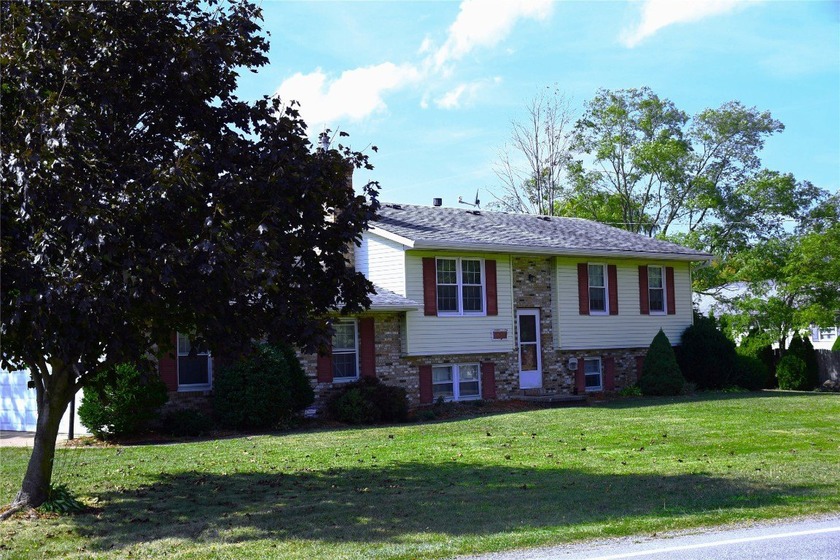 Enjoy the amenities of this Harborcreek home. The corner lot is - Beach Home for sale in Erie, Pennsylvania on Beachhouse.com