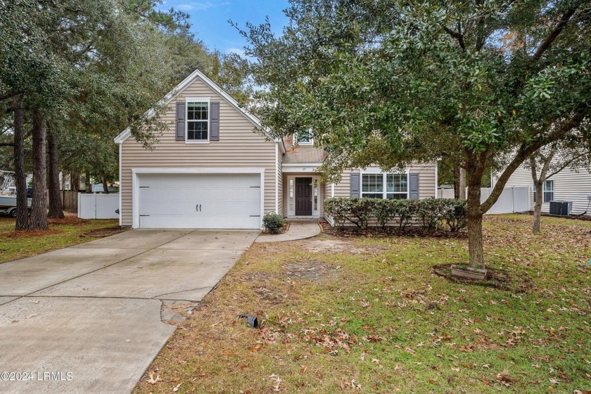 Welcome home to this beautifully well kept 4 bedroom home in the - Beach Home for sale in Beaufort, South Carolina on Beachhouse.com