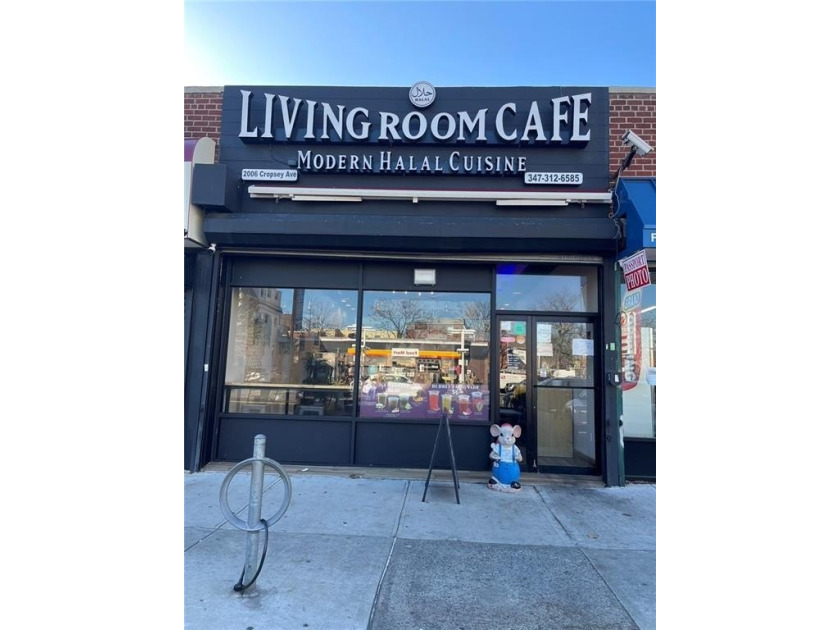 Restaurant for sale. Beautiful luxury decoration. It is located - Beach Commercial for sale in Brooklyn, New York on Beachhouse.com