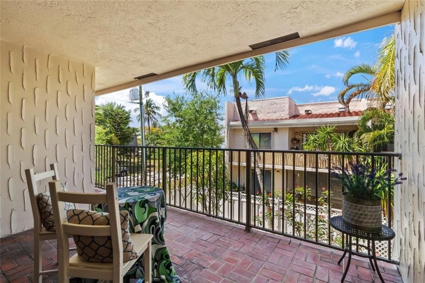 Say hello to IBIZA! Seller motivated. Built 1990. End/Corner - Beach Condo for sale in Pompano Beach, Florida on Beachhouse.com