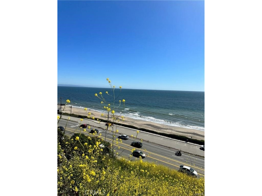 Here is your opportunity to build your dream home with - Beach Lot for sale in Pacific Palisades, California on Beachhouse.com