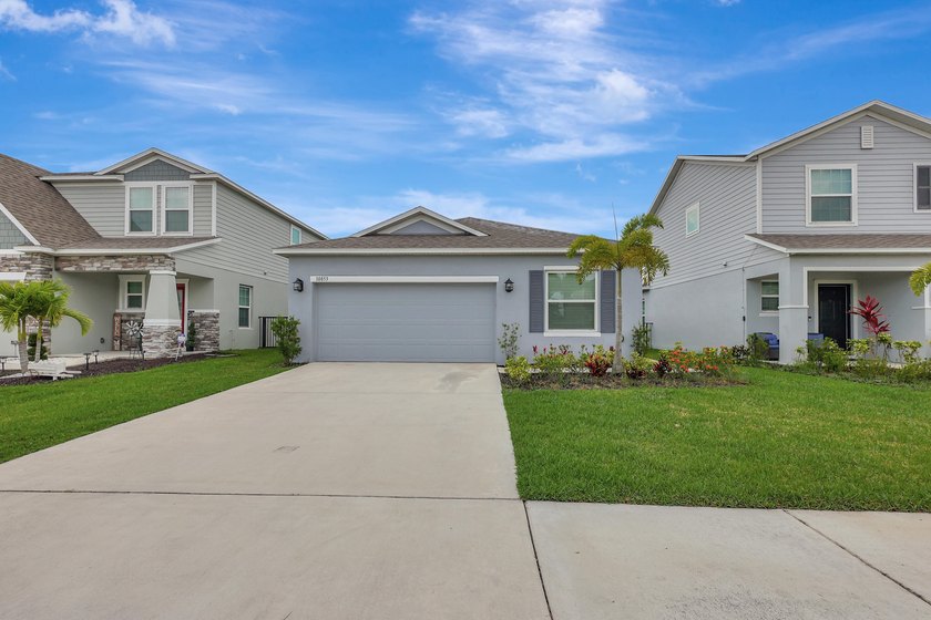 Don't miss the chance to call Crosstown Commons home! This - Beach Home for sale in Port Saint Lucie, Florida on Beachhouse.com