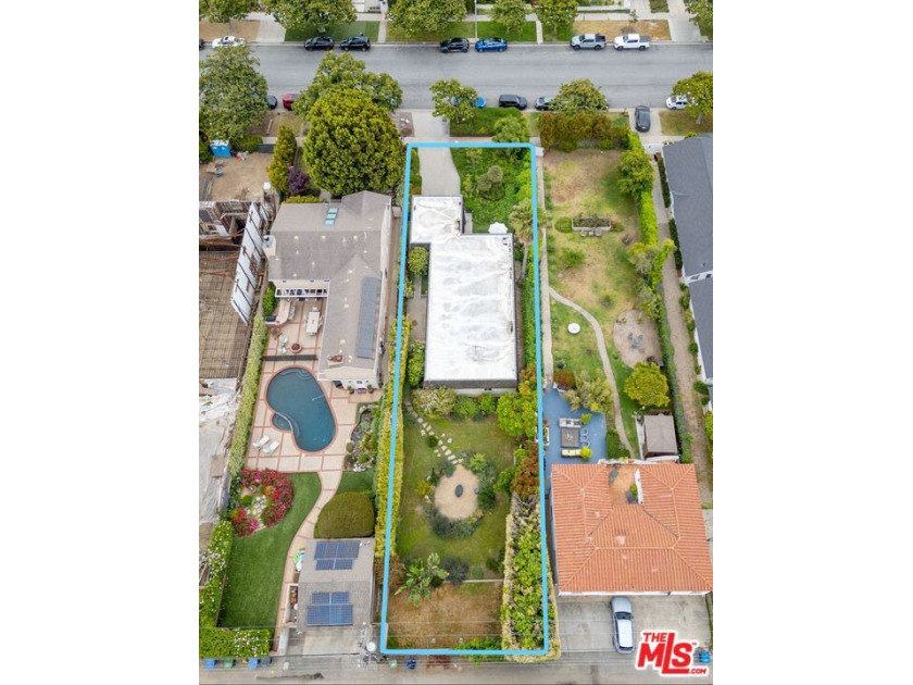 Very rare 10,629 square foot lot (51x 208) located on a quiet - Beach Home for sale in Santa Monica, California on Beachhouse.com