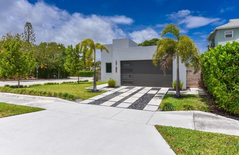 Welcome to 188 Yale Dr in the heart of Lake Worth Beach, where - Beach Home for sale in Lake Worth Beach, Florida on Beachhouse.com